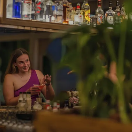 Ξενοδοχείο Bay Art Boutique - Adults Only 4*