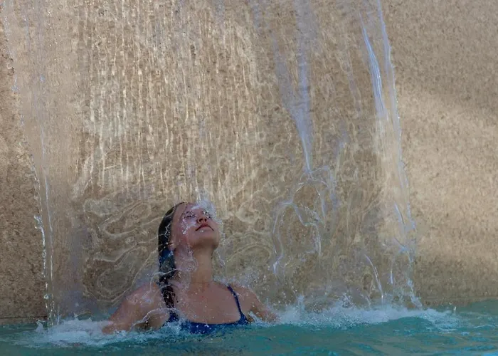 מלון Bay Art Boutique - Adults Only 4*