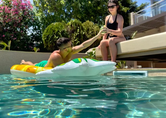 Bay Art Boutique - Adults Only 4*