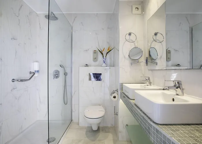 Bay Art Boutique - Adults Only 4*