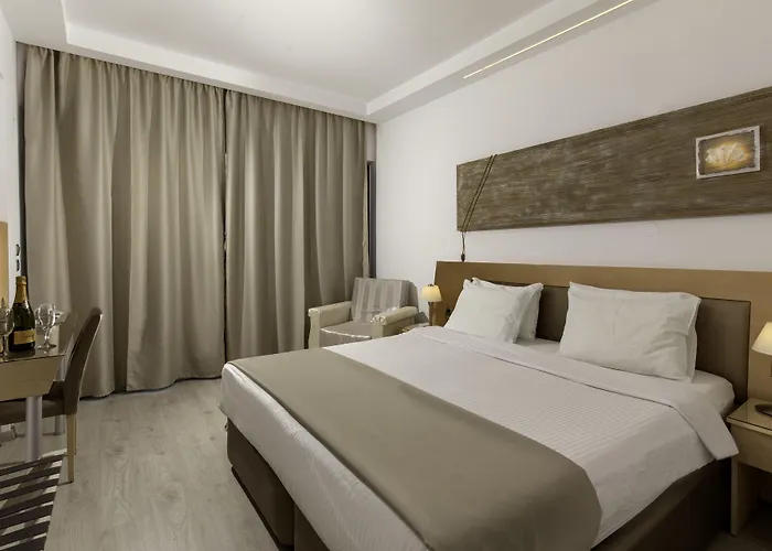 Bay Art Boutique - Adults Only 4*