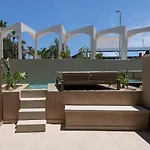 Bay Art Boutique - Adults Only Hotel