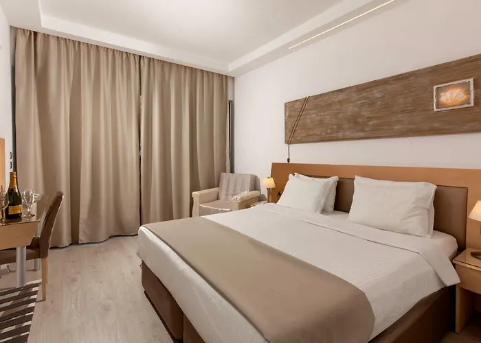 Bay Art Boutique - Adults Only Otel 4*