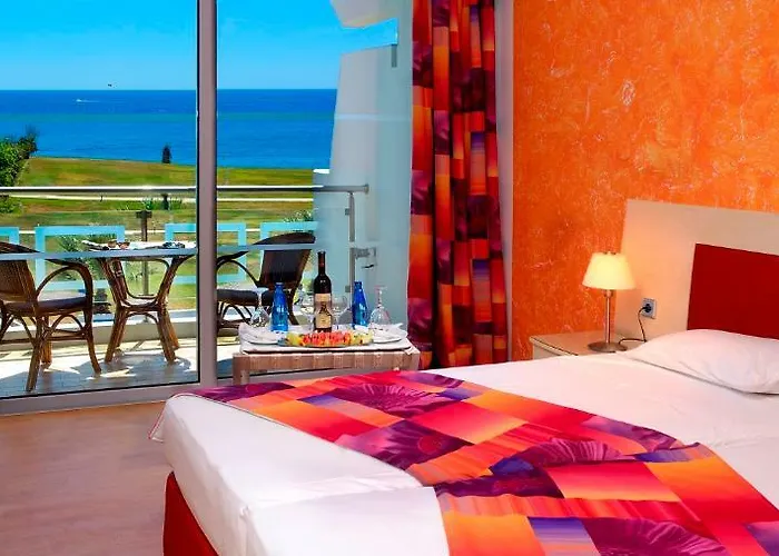 Bay Art Boutique - Adults Only Otel 4*